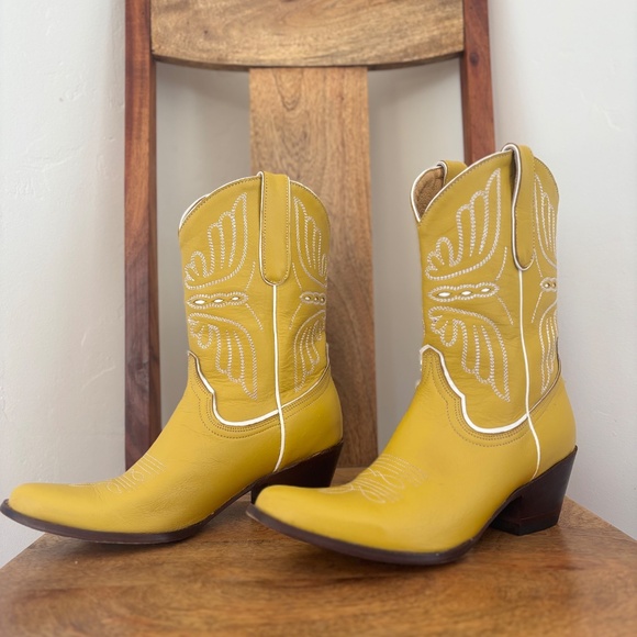 Sunshine-y Day Western Boots Round Toe Mid Calf Size 9.5 - Picture 4 of 5